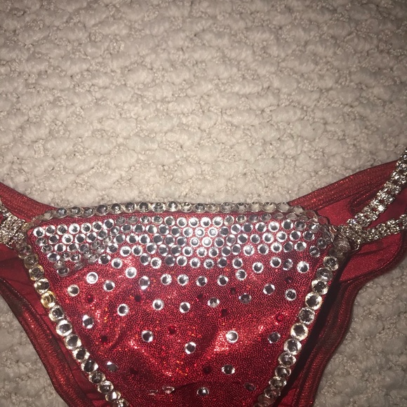 Competition Bikini - Picture 3 of 4